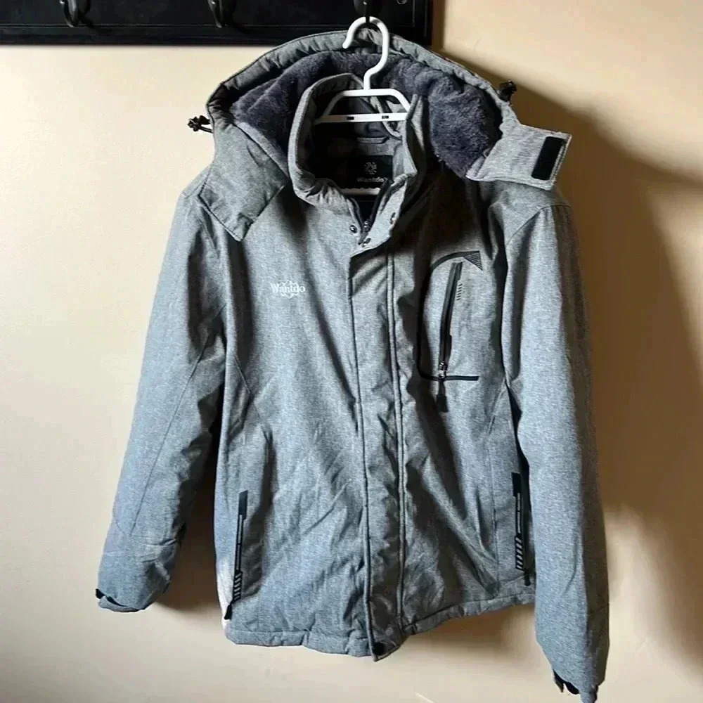 NWT Mens ski  jacket